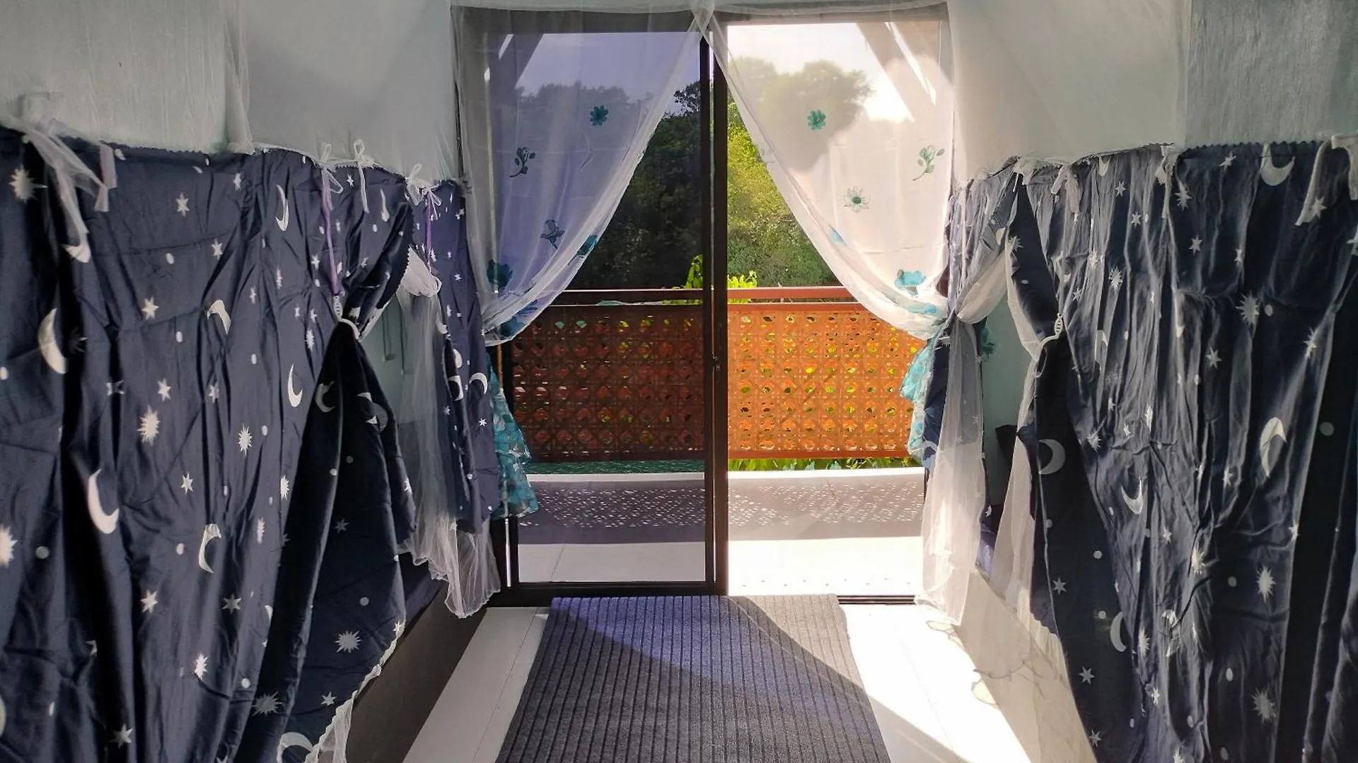 Riu Del Mar Hostel Dauis